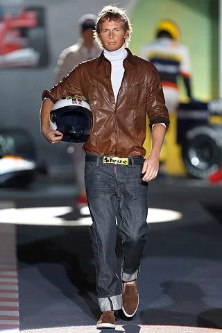 Look 16